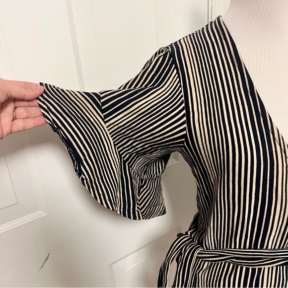 Free People Wrapped Around My Finger Wrap Top B2 - Picture 3 of 7